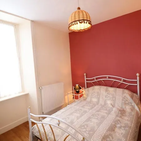 Maison Familiale Avec Jardin, Proche Parc Des Volcans, 9 Pers, 6 Ch, Animaux Acceptes - Fr-1-742-116 度假居 Sainte-Eulalie (Auvergne)
