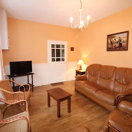 Maison Familiale Avec Jardin, Proche Parc Des Volcans, 9 Pers, 6 Ch, Animaux Acceptes - Fr-1-742-116 度假居