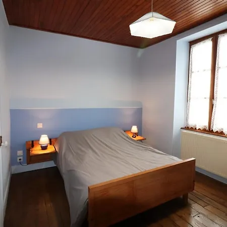 Maison Familiale Avec Jardin, Proche Parc Des Volcans, 9 Pers, 6 Ch, Animaux Acceptes - Fr-1-742-116