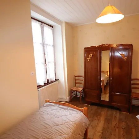度假居 Maison Familiale Avec Jardin, Proche Parc Des Volcans, 9 Pers, 6 Ch, Animaux Acceptes - Fr-1-742-116 Sainte-Eulalie (Auvergne)