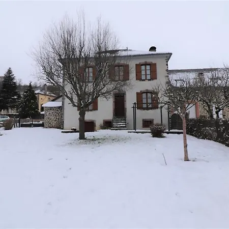 度假居 Maison Familiale Avec Jardin, Proche Parc Des Volcans, 9 Pers, 6 Ch, Animaux Acceptes - Fr-1-742-116 *