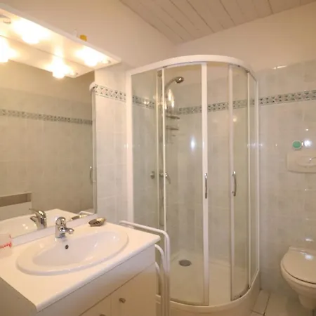 Maison Familiale Avec Jardin, Proche Parc Des Volcans, 9 Pers, 6 Ch, Animaux Acceptes - Fr-1-742-116 度假居